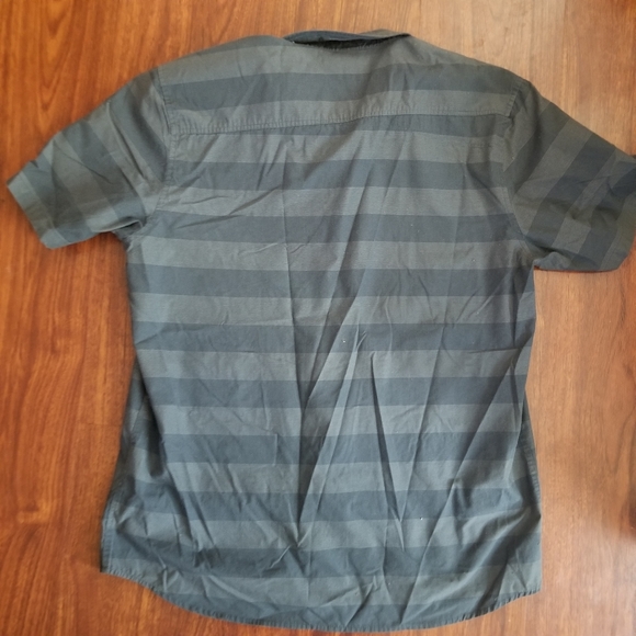 Oakley Men Short Sleeve Blue Grey Stripe Botton Up - Picture 4 of 5